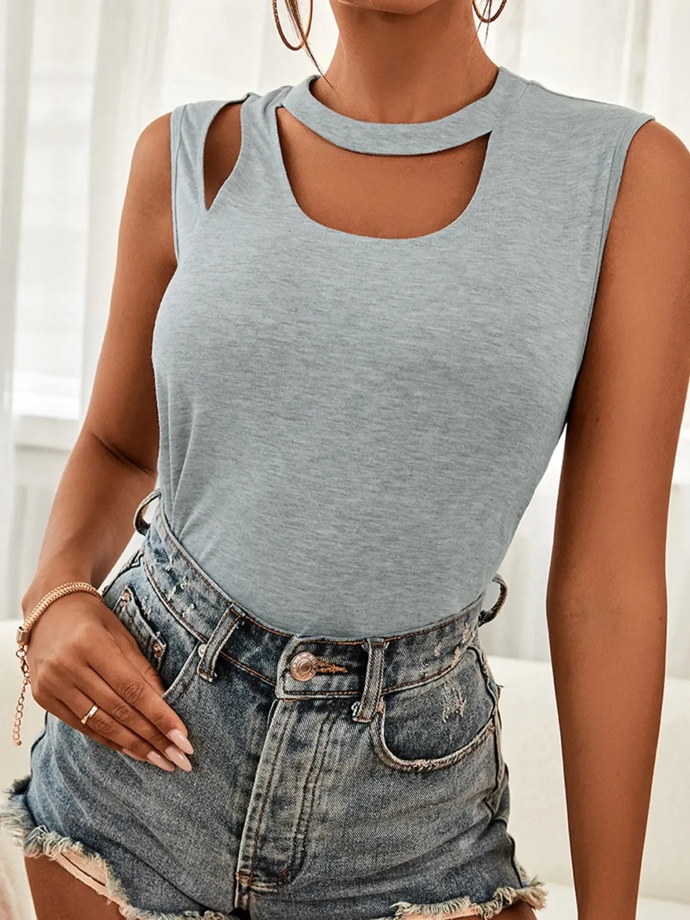 Chic Cutout Sleeveless Tank Top