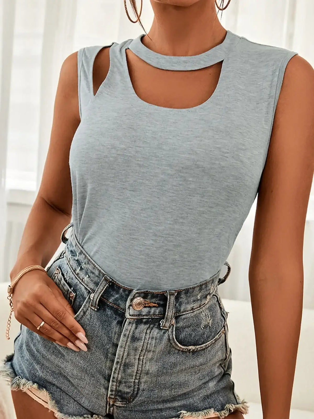 Chic Cutout Sleeveless Tank Top