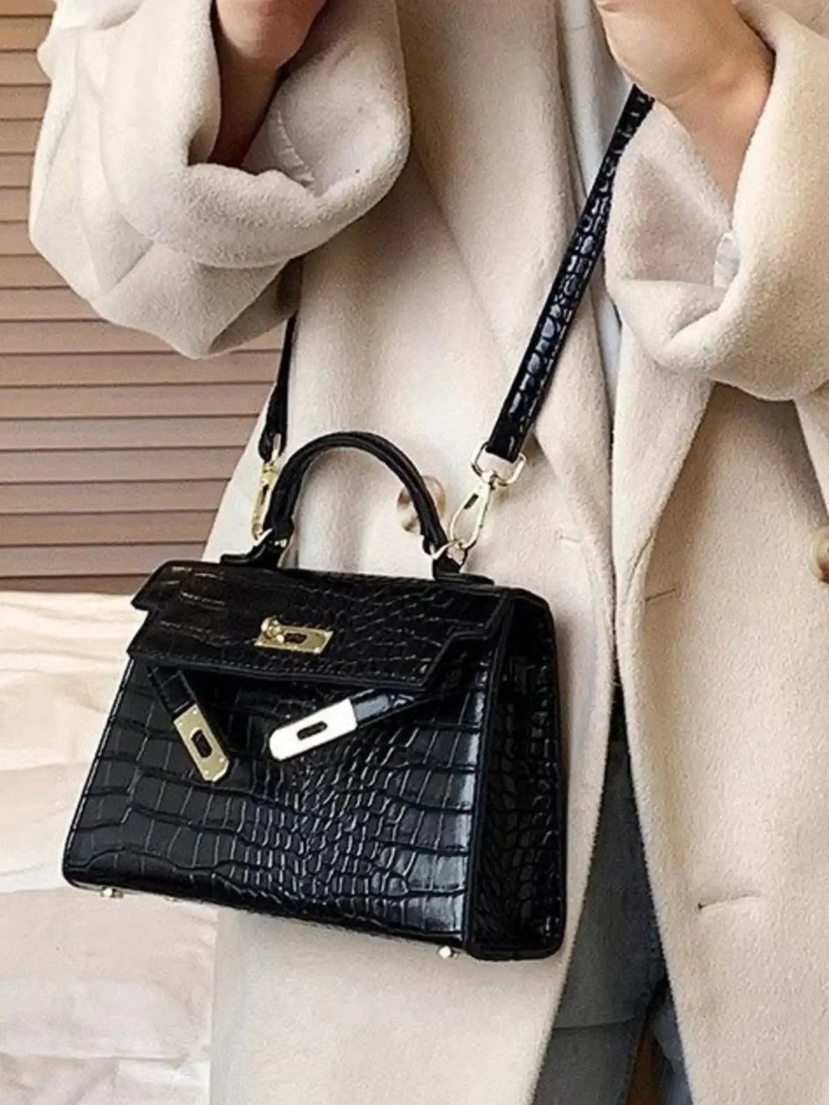 Crocodile Pattern Flap Crossbody Bag – Mini Chic PU Leather
