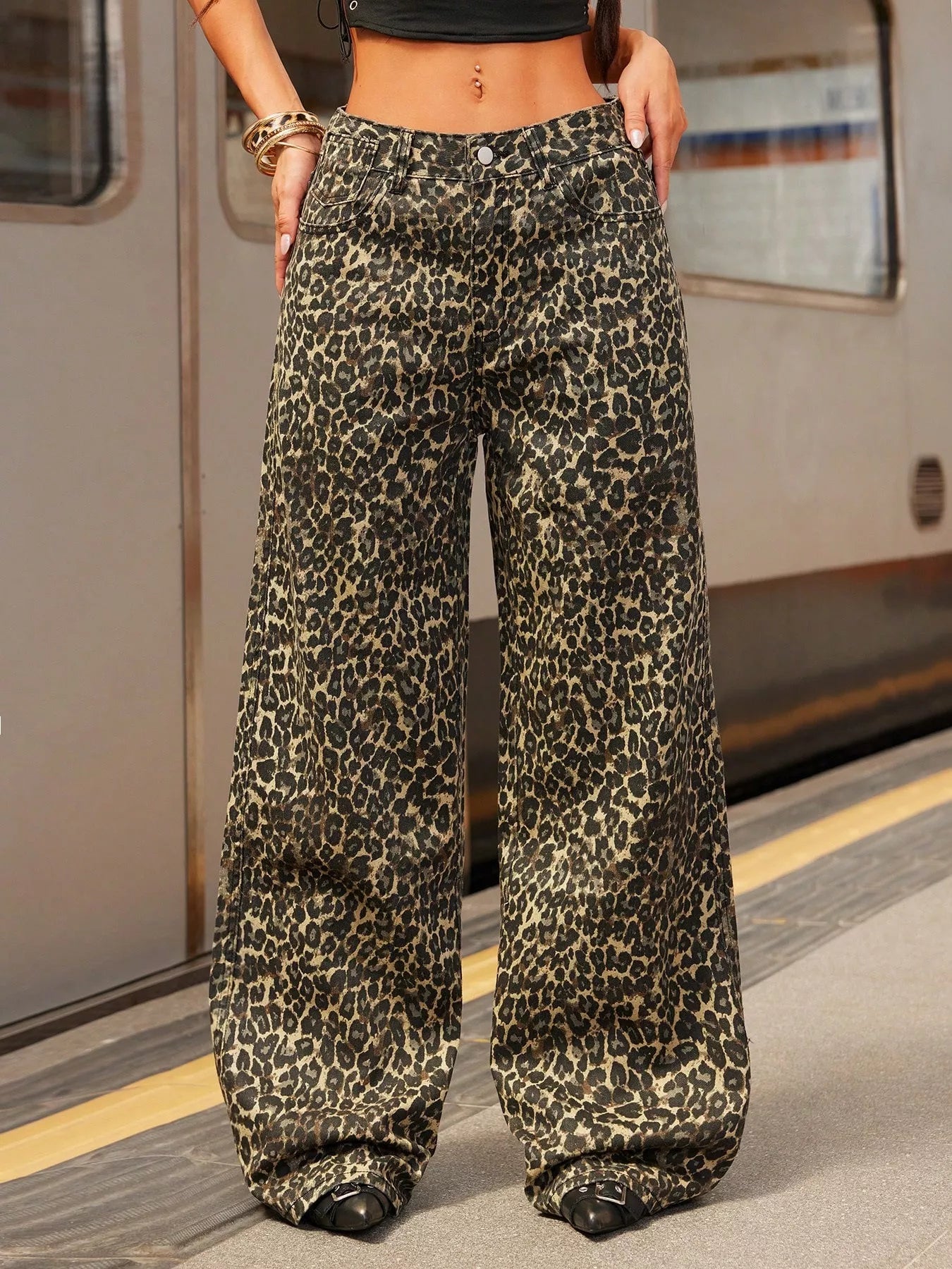 Leopard print wide-leg pants for trendy everyday fashion