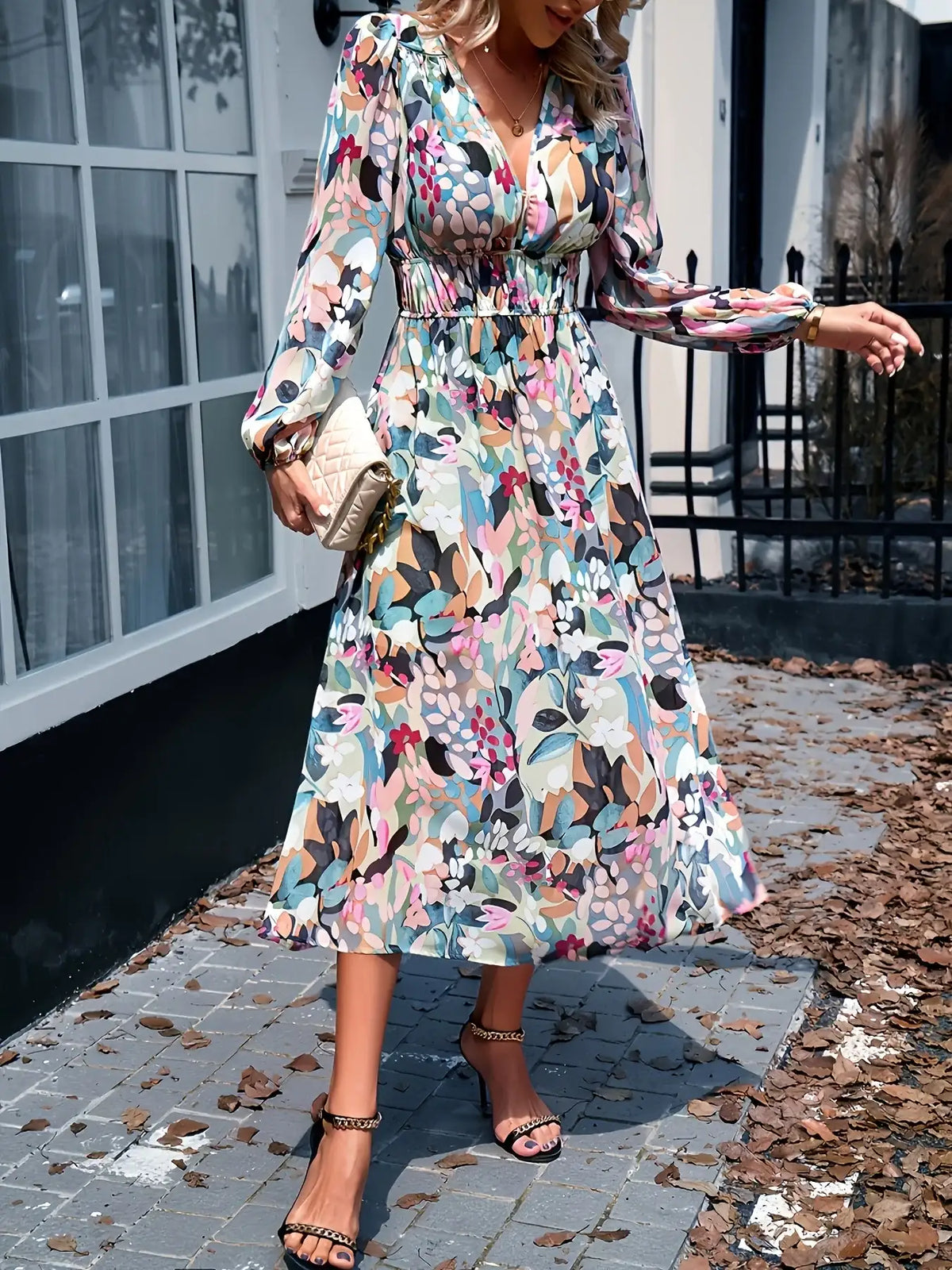 Floral print long sleeve midi dress - fabric detail