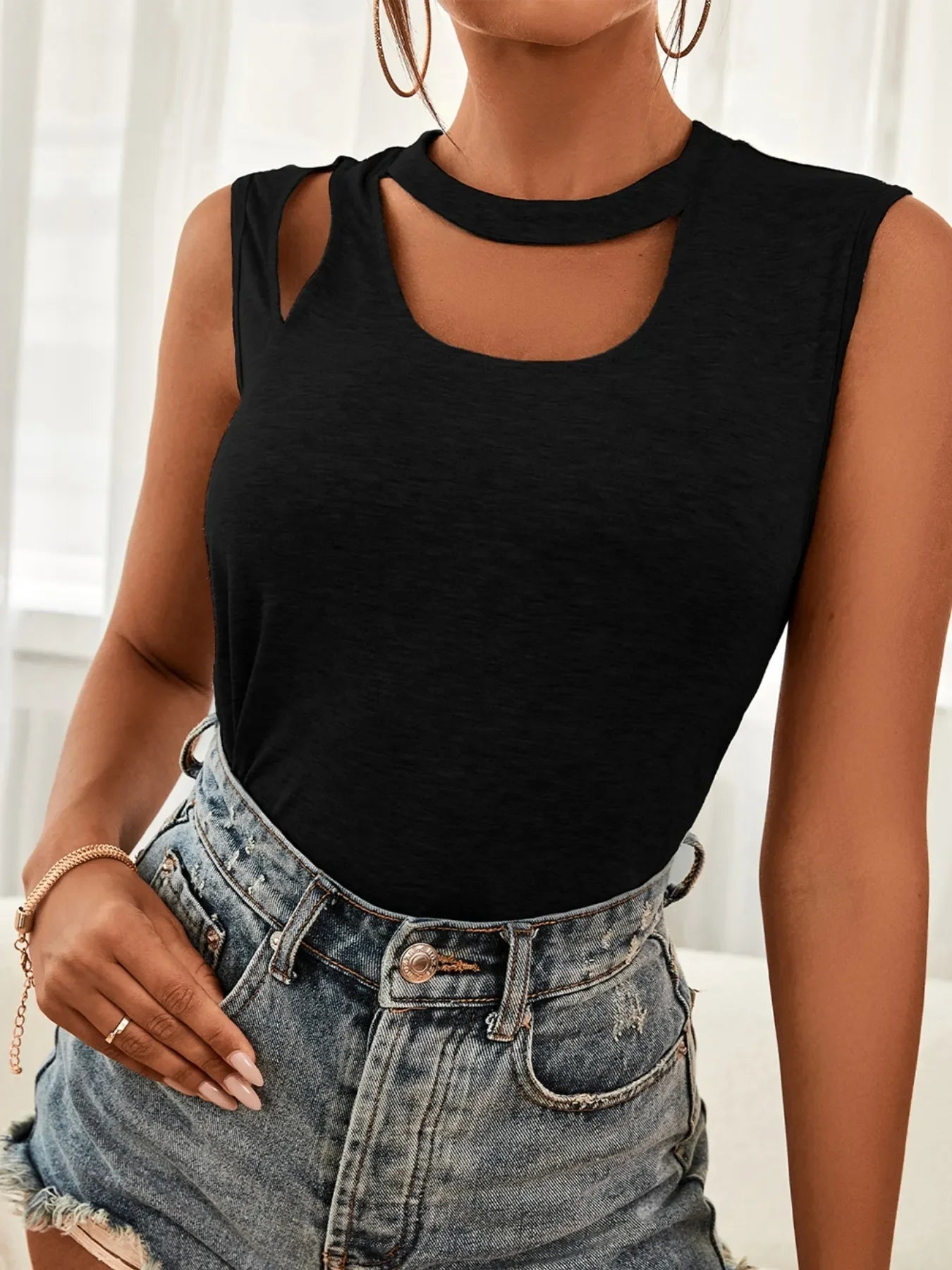 Chic Cutout Sleeveless Tank Top
